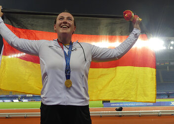 Gold in der Leichtathletik und Silber im Gerätturnen bei den FISU World University Games