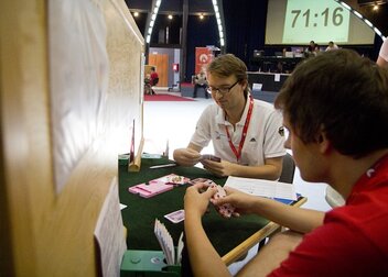 Europas studentische Bridge-Spieler treffen in  Fuengirola aufeinander