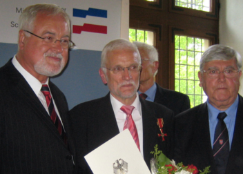 Prof. Dr. Hans-Jürgen Schulke wird 80 Jahre alt