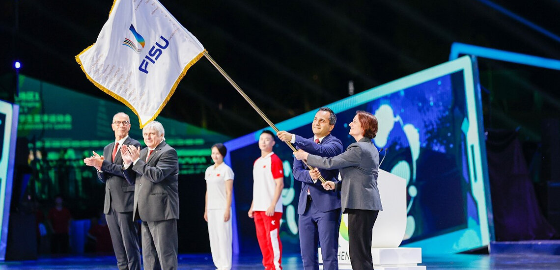 Flaggenübergabe an Deutschland; Foto: FISU