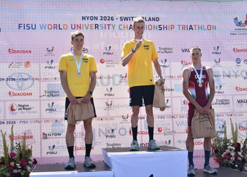 Studierenden-Weltmeistertitel und Mixed-Relay-Gold: Team Studi glänzt bei WUC Triathlon in Nyon