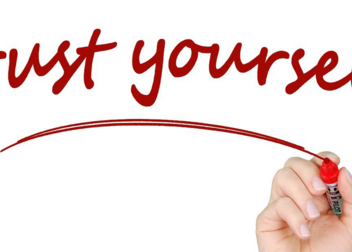 Online-Workshop „Selbstbewusst – aber echt! | Selbstvertrauen verstehen, stärken und leben“