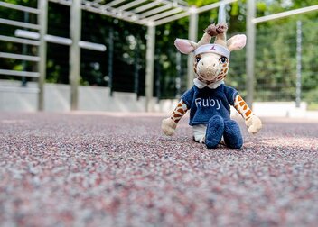Jahresrückblick 2021: Giraffe Ruby wird neues Maskottchen des Hochschulsports der Uni Bochum