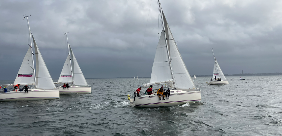 adh-Trophy Segeln 2026: Hamburger Doppelsieg bei Starkwind vor Schilksee