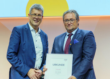 Jörg Förster mit DOSB-Ehrennadel ausgezeichnet