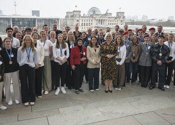 Ehrung der Medaillengewinnerinnen und -gewinner der FISU Games 2025 im Bundeskanzleramt